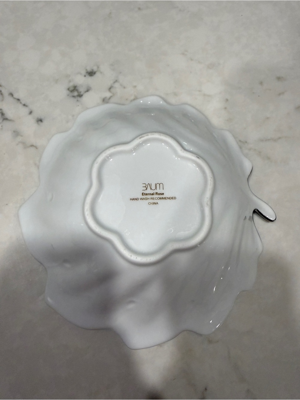 Blue and White Floral Scalloped Porcelain china Bowl - Picture 4 of 4